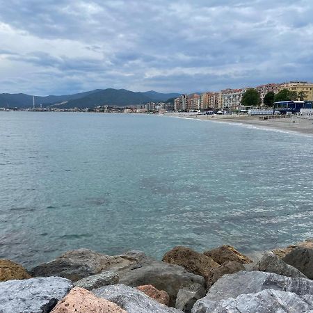 Due Passi Dal Mare Hotel Savona Eksteriør billede