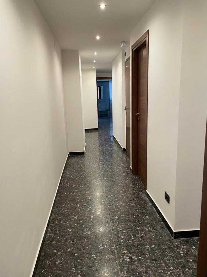 Due Passi Dal Mare Hotel Savona Eksteriør billede